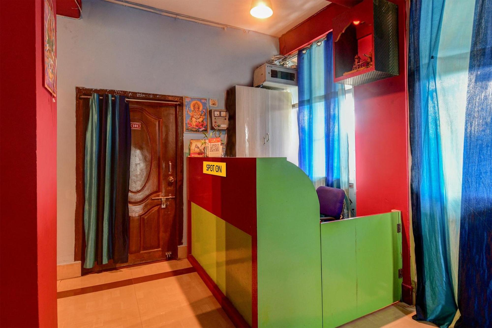 Oyo Flagship Pratikshya Guest House Baripada Exterior foto